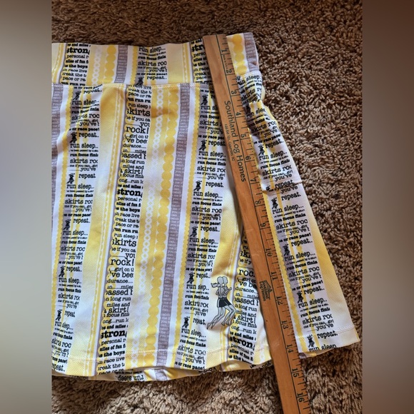 RunningSkirts Athletic Running Skirt w/ Built-In Shorts – Yellow Script Print - Picture 4 of 6